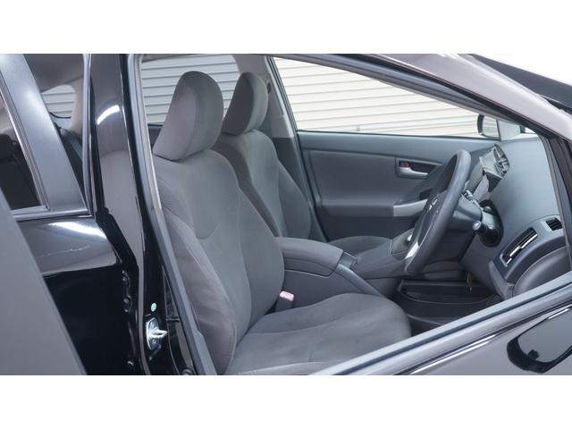 プリウス Ｓ　禁煙車　ワンオーナー　純正ナビ　地デジＴＶ　バックカメラ　スマートキー　電格ドアミラーウィンカー　社外１５インチアルミホイール　後席アームレスト兼用ドリンクホルダー　ＯＰフォグランプ　ビルトインＥＴＣ（13枚目）