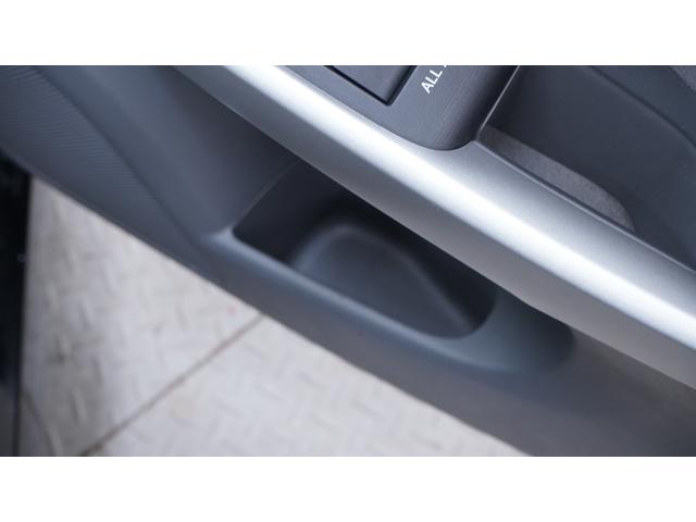 プリウス Ｓ　禁煙車　ワンオーナー　純正ナビ　地デジＴＶ　バックカメラ　スマートキー　電格ドアミラーウィンカー　社外１５インチアルミホイール　後席アームレスト兼用ドリンクホルダー　ＯＰフォグランプ　ビルトインＥＴＣ（15枚目）