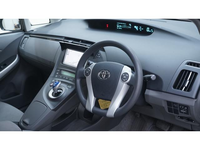 プリウス Ｓ　禁煙車　ワンオーナー　純正ナビ　地デジＴＶ　バックカメラ　スマートキー　電格ドアミラーウィンカー　社外１５インチアルミホイール　後席アームレスト兼用ドリンクホルダー　ＯＰフォグランプ　ビルトインＥＴＣ（18枚目）