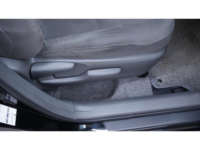 プリウス Ｓ　禁煙車　ワンオーナー　純正ナビ　地デジＴＶ　バックカメラ　スマートキー　電格ドアミラーウィンカー　社外１５インチアルミホイール　後席アームレスト兼用ドリンクホルダー　ＯＰフォグランプ　ビルトインＥＴＣ（21枚目）