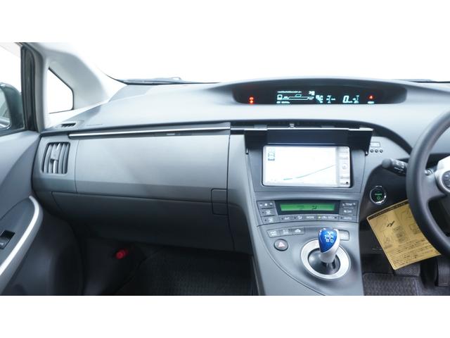 プリウス Ｓ　禁煙車　ワンオーナー　純正ナビ　地デジＴＶ　バックカメラ　スマートキー　電格ドアミラーウィンカー　社外１５インチアルミホイール　後席アームレスト兼用ドリンクホルダー　ＯＰフォグランプ　ビルトインＥＴＣ（31枚目）