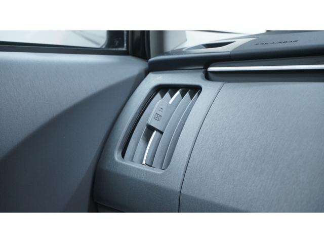 プリウス Ｓ　禁煙車　ワンオーナー　純正ナビ　地デジＴＶ　バックカメラ　スマートキー　電格ドアミラーウィンカー　社外１５インチアルミホイール　後席アームレスト兼用ドリンクホルダー　ＯＰフォグランプ　ビルトインＥＴＣ（33枚目）