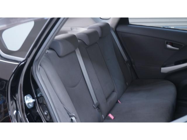プリウス Ｓ　禁煙車　ワンオーナー　純正ナビ　地デジＴＶ　バックカメラ　スマートキー　電格ドアミラーウィンカー　社外１５インチアルミホイール　後席アームレスト兼用ドリンクホルダー　ＯＰフォグランプ　ビルトインＥＴＣ（41枚目）