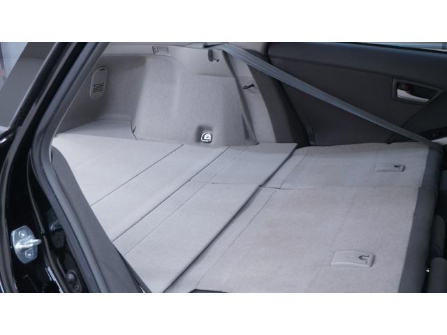 プリウス Ｓ　禁煙車　ワンオーナー　純正ナビ　地デジＴＶ　バックカメラ　スマートキー　電格ドアミラーウィンカー　社外１５インチアルミホイール　後席アームレスト兼用ドリンクホルダー　ＯＰフォグランプ　ビルトインＥＴＣ（43枚目）