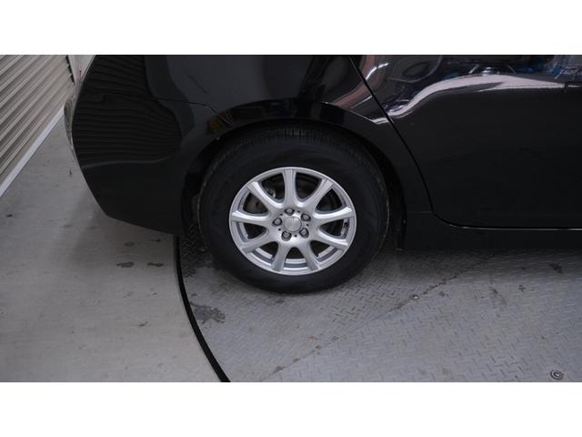 プリウス Ｓ　禁煙車　ワンオーナー　純正ナビ　地デジＴＶ　バックカメラ　スマートキー　電格ドアミラーウィンカー　社外１５インチアルミホイール　後席アームレスト兼用ドリンクホルダー　ＯＰフォグランプ　ビルトインＥＴＣ（54枚目）