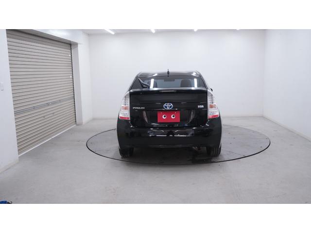 プリウス Ｓ　禁煙車　ワンオーナー　純正ナビ　地デジＴＶ　バックカメラ　スマートキー　電格ドアミラーウィンカー　社外１５インチアルミホイール　後席アームレスト兼用ドリンクホルダー　ＯＰフォグランプ　ビルトインＥＴＣ（64枚目）