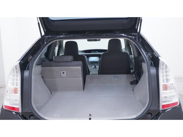 プリウス Ｓ　禁煙車　ワンオーナー　純正ナビ　地デジＴＶ　バックカメラ　スマートキー　電格ドアミラーウィンカー　社外１５インチアルミホイール　後席アームレスト兼用ドリンクホルダー　ＯＰフォグランプ　ビルトインＥＴＣ（74枚目）