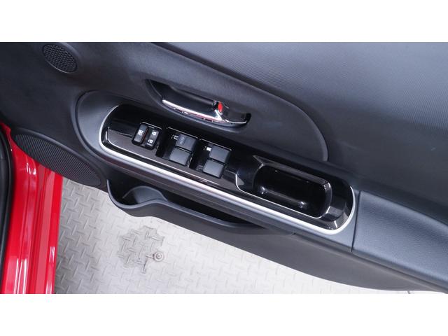 アクア Ｇソフトレザーセレクション　禁煙車　後期　純正ナビ　フルセグＴＶ　Ｂｌｕｅｔｏｏｔｈ　バックカメラ　スマートキー　マルチインフォメーションＤ　ＬＥＤヘッドライト　ＡＵＴＯハイビーム　衝突被害軽減ブレーキ　車線逸脱警報　ＥＴＣ（12枚目）