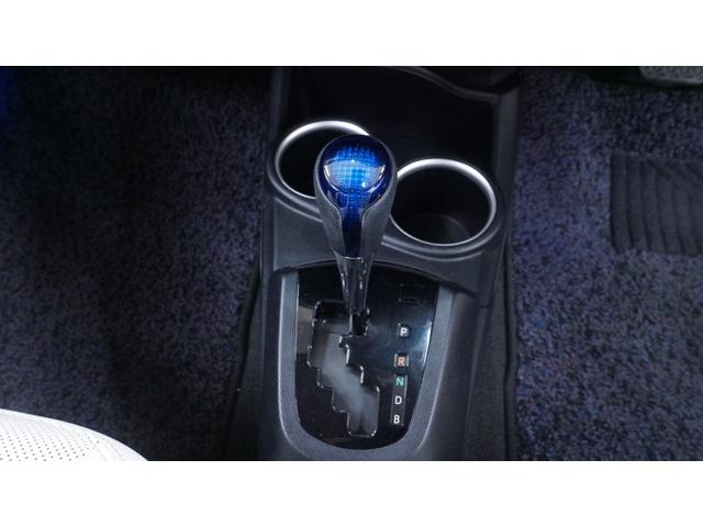 アクア Ｇソフトレザーセレクション　禁煙車　後期　純正ナビ　フルセグＴＶ　Ｂｌｕｅｔｏｏｔｈ　バックカメラ　スマートキー　マルチインフォメーションＤ　ＬＥＤヘッドライト　ＡＵＴＯハイビーム　衝突被害軽減ブレーキ　車線逸脱警報　ＥＴＣ（29枚目）