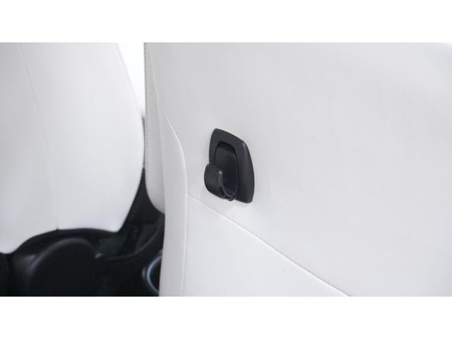 アクア Ｇソフトレザーセレクション　禁煙車　後期　純正ナビ　フルセグＴＶ　Ｂｌｕｅｔｏｏｔｈ　バックカメラ　スマートキー　マルチインフォメーションＤ　ＬＥＤヘッドライト　ＡＵＴＯハイビーム　衝突被害軽減ブレーキ　車線逸脱警報　ＥＴＣ（43枚目）