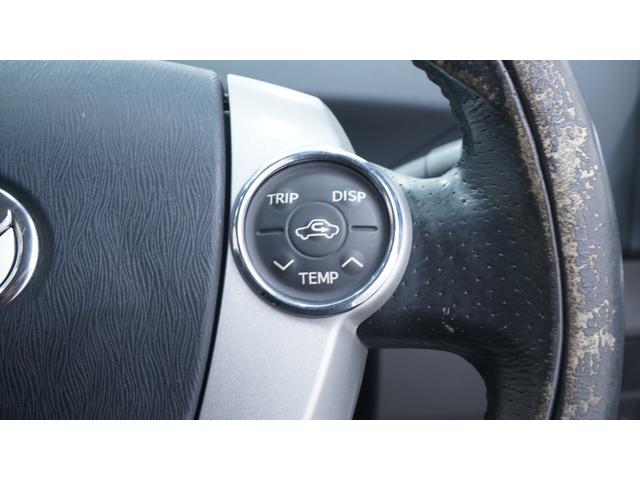 プリウス Ｓ　社外ナビ　フルセグＴＶ　ＣＤ／ＤＶＤ　Ｂｌｕｅｔｏｏｔｈ　バックカメラ　スマートキー　クルーズコントロール　ＡＵＴＯライト　ＡＵＴＯエアコン　ステアリングスイッチ　電動格納ドアミラーウィンカー　ＥＴＣ（11枚目）