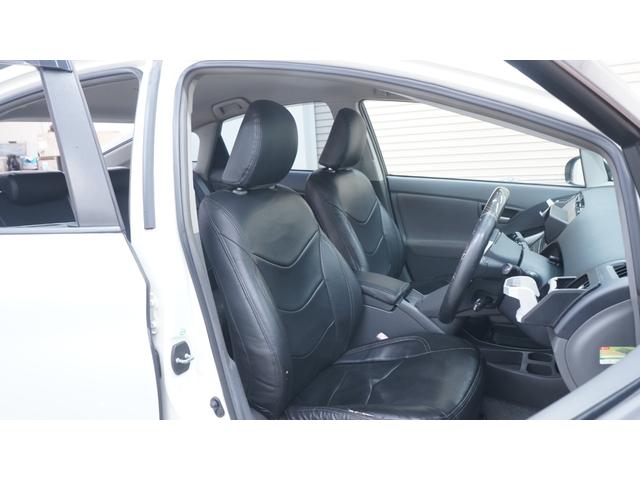 プリウス Ｓ　社外ナビ　フルセグＴＶ　ＣＤ／ＤＶＤ　Ｂｌｕｅｔｏｏｔｈ　バックカメラ　スマートキー　クルーズコントロール　ＡＵＴＯライト　ＡＵＴＯエアコン　ステアリングスイッチ　電動格納ドアミラーウィンカー　ＥＴＣ（13枚目）