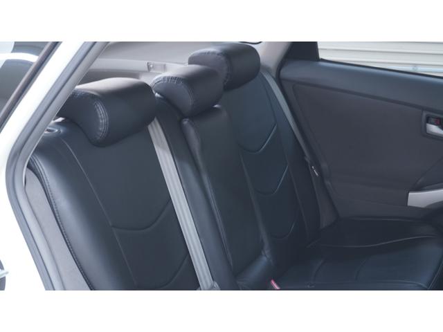 プリウス Ｓ　社外ナビ　フルセグＴＶ　ＣＤ／ＤＶＤ　Ｂｌｕｅｔｏｏｔｈ　バックカメラ　スマートキー　クルーズコントロール　ＡＵＴＯライト　ＡＵＴＯエアコン　ステアリングスイッチ　電動格納ドアミラーウィンカー　ＥＴＣ（41枚目）