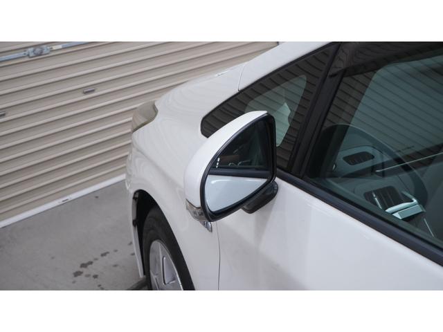 プリウス Ｓ　社外ナビ　フルセグＴＶ　ＣＤ／ＤＶＤ　Ｂｌｕｅｔｏｏｔｈ　バックカメラ　スマートキー　クルーズコントロール　ＡＵＴＯライト　ＡＵＴＯエアコン　ステアリングスイッチ　電動格納ドアミラーウィンカー　ＥＴＣ（60枚目）