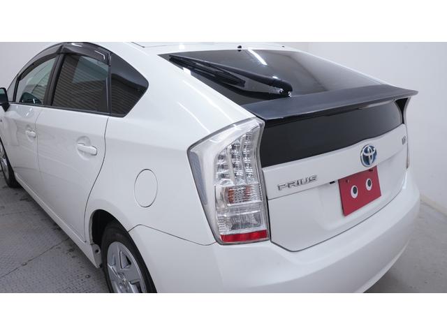 プリウス Ｓ　社外ナビ　フルセグＴＶ　ＣＤ／ＤＶＤ　Ｂｌｕｅｔｏｏｔｈ　バックカメラ　スマートキー　クルーズコントロール　ＡＵＴＯライト　ＡＵＴＯエアコン　ステアリングスイッチ　電動格納ドアミラーウィンカー　ＥＴＣ（63枚目）