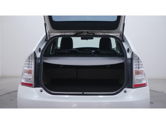 プリウス Ｓ　社外ナビ　フルセグＴＶ　ＣＤ／ＤＶＤ　Ｂｌｕｅｔｏｏｔｈ　バックカメラ　スマートキー　クルーズコントロール　ＡＵＴＯライト　ＡＵＴＯエアコン　ステアリングスイッチ　電動格納ドアミラーウィンカー　ＥＴＣ（70枚目）