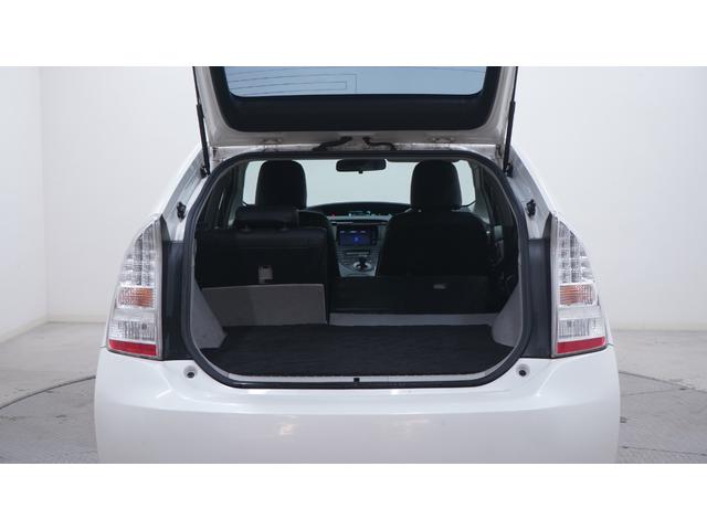 プリウス Ｓ　社外ナビ　フルセグＴＶ　ＣＤ／ＤＶＤ　Ｂｌｕｅｔｏｏｔｈ　バックカメラ　スマートキー　クルーズコントロール　ＡＵＴＯライト　ＡＵＴＯエアコン　ステアリングスイッチ　電動格納ドアミラーウィンカー　ＥＴＣ（72枚目）