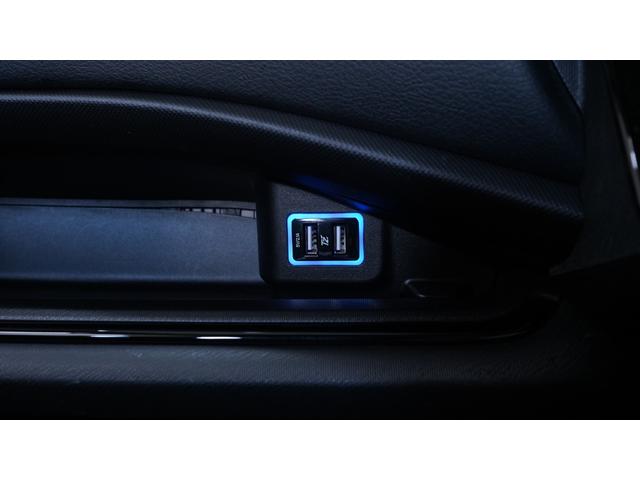 アクア Ｇブラックソフトレザーセレクション　禁煙車　中期　純正９インチＳＤナビ　フルセグＴＶ　ＣＤ再生　Ｂｌｕｅｔｏｏｔｈ対応　バックカメラ　スマートキー　プッシュスタート　ブラックレザーシート　ＬＥＤヘッドライト　ＡＵＴＯライト　ＥＴＣ（9枚目）