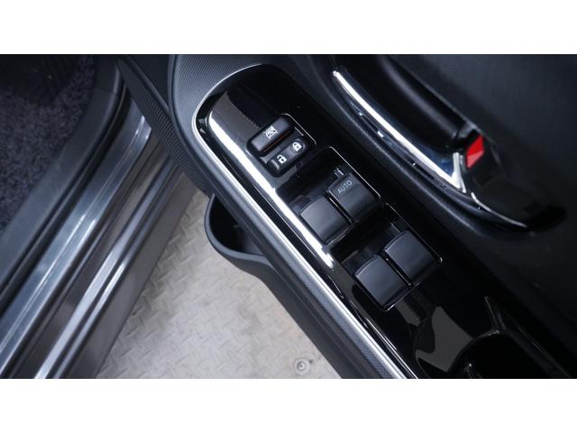 アクア Ｇブラックソフトレザーセレクション　禁煙車　中期　純正９インチＳＤナビ　フルセグＴＶ　ＣＤ再生　Ｂｌｕｅｔｏｏｔｈ対応　バックカメラ　スマートキー　プッシュスタート　ブラックレザーシート　ＬＥＤヘッドライト　ＡＵＴＯライト　ＥＴＣ（12枚目）