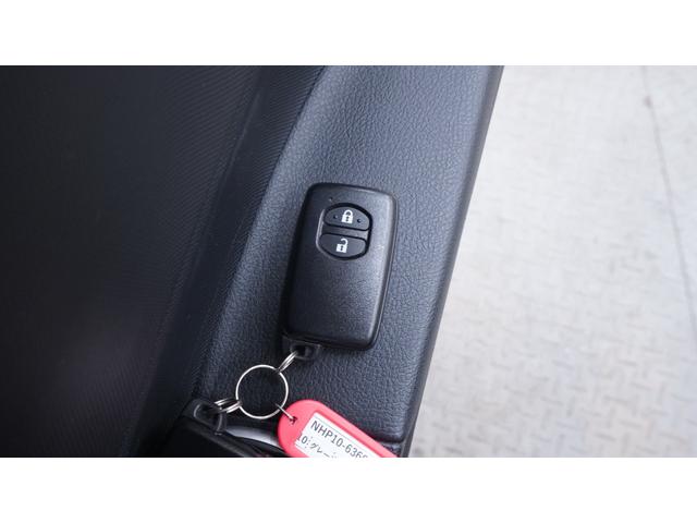 アクア Ｇブラックソフトレザーセレクション　禁煙車　中期　純正９インチＳＤナビ　フルセグＴＶ　ＣＤ再生　Ｂｌｕｅｔｏｏｔｈ対応　バックカメラ　スマートキー　プッシュスタート　ブラックレザーシート　ＬＥＤヘッドライト　ＡＵＴＯライト　ＥＴＣ（14枚目）