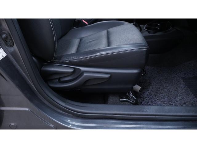 アクア Ｇブラックソフトレザーセレクション　禁煙車　中期　純正９インチＳＤナビ　フルセグＴＶ　ＣＤ再生　Ｂｌｕｅｔｏｏｔｈ対応　バックカメラ　スマートキー　プッシュスタート　ブラックレザーシート　ＬＥＤヘッドライト　ＡＵＴＯライト　ＥＴＣ（19枚目）