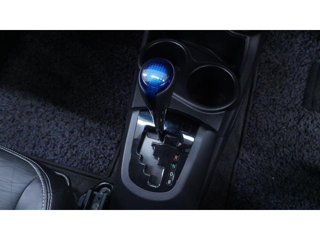 アクア Ｇブラックソフトレザーセレクション　禁煙車　中期　純正９インチＳＤナビ　フルセグＴＶ　ＣＤ再生　Ｂｌｕｅｔｏｏｔｈ対応　バックカメラ　スマートキー　プッシュスタート　ブラックレザーシート　ＬＥＤヘッドライト　ＡＵＴＯライト　ＥＴＣ（29枚目）