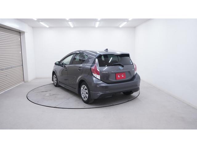 アクア Ｇブラックソフトレザーセレクション　禁煙車　中期　純正９インチＳＤナビ　フルセグＴＶ　ＣＤ再生　Ｂｌｕｅｔｏｏｔｈ対応　バックカメラ　スマートキー　プッシュスタート　ブラックレザーシート　ＬＥＤヘッドライト　ＡＵＴＯライト　ＥＴＣ（63枚目）