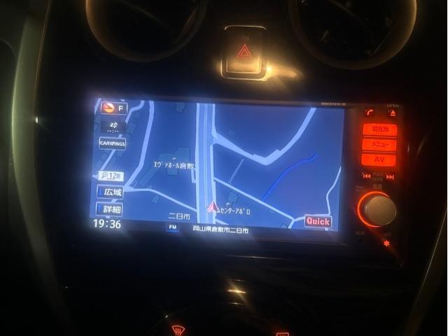 ノート メダリスト　禁煙車　純正ナビ　フルセグＴＶ　全方位モニター　スマートキー　ハーフレザーシート　エアロパーツ　電動格納ドアミラー　ＡＵＴＯライト　ＡＵＴＯエアコン　アイドリングストップ　ヘッドライトレベライザー（7枚目）