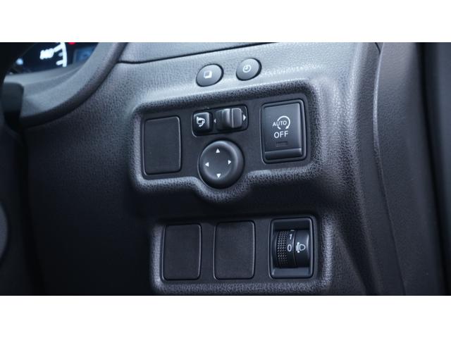ノート メダリスト　禁煙車　純正ナビ　フルセグＴＶ　全方位モニター　スマートキー　ハーフレザーシート　エアロパーツ　電動格納ドアミラー　ＡＵＴＯライト　ＡＵＴＯエアコン　アイドリングストップ　ヘッドライトレベライザー（16枚目）