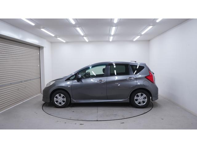 ノート メダリスト　禁煙車　純正ナビ　フルセグＴＶ　全方位モニター　スマートキー　ハーフレザーシート　エアロパーツ　電動格納ドアミラー　ＡＵＴＯライト　ＡＵＴＯエアコン　アイドリングストップ　ヘッドライトレベライザー（52枚目）