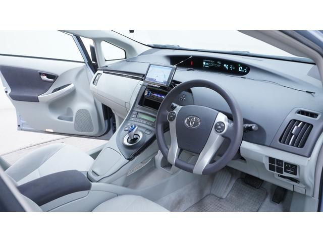 プリウス Ｓ　禁煙車　社外メモリーポータブルナビ　地デジＴＶ　ＣＤ再生　スマートキー　プッシュスタート　ＡＵＴＯエアコン　ＡＵＴＯライト　ステアリングスイッチ　電動格納ドアミラーウィンカー　ビルトインＥＴＣ（14枚目）