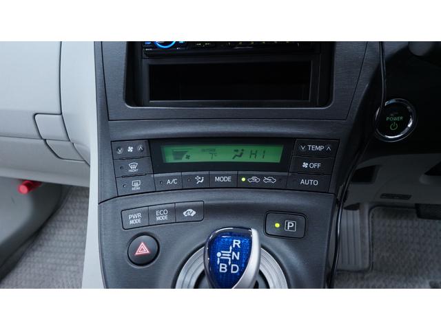 プリウス Ｓ　禁煙車　社外メモリーポータブルナビ　地デジＴＶ　ＣＤ再生　スマートキー　プッシュスタート　ＡＵＴＯエアコン　ＡＵＴＯライト　ステアリングスイッチ　電動格納ドアミラーウィンカー　ビルトインＥＴＣ（24枚目）