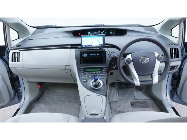 プリウス Ｓ　禁煙車　社外メモリーポータブルナビ　地デジＴＶ　ＣＤ再生　スマートキー　プッシュスタート　ＡＵＴＯエアコン　ＡＵＴＯライト　ステアリングスイッチ　電動格納ドアミラーウィンカー　ビルトインＥＴＣ（26枚目）
