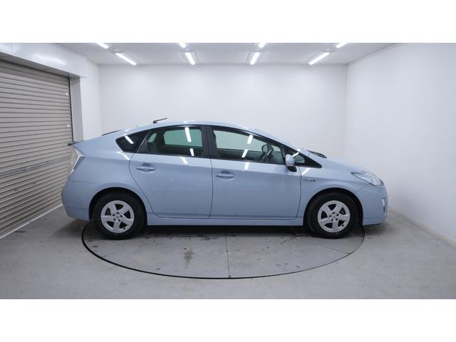 プリウス Ｓ　禁煙車　社外メモリーポータブルナビ　地デジＴＶ　ＣＤ再生　スマートキー　プッシュスタート　ＡＵＴＯエアコン　ＡＵＴＯライト　ステアリングスイッチ　電動格納ドアミラーウィンカー　ビルトインＥＴＣ（41枚目）