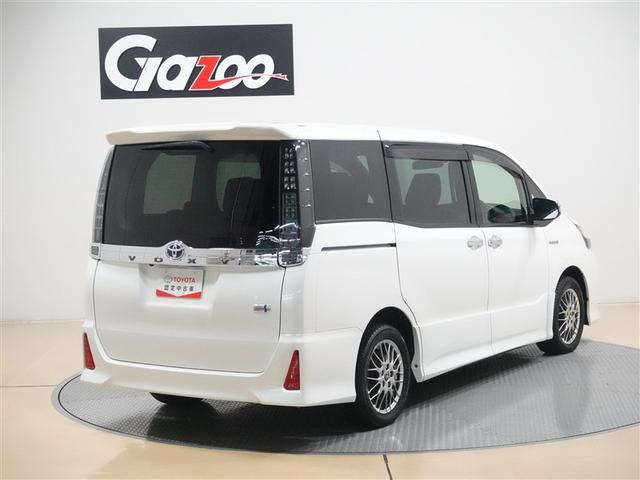 ヴォクシー ハイブリッドZS 煌II フルセグ メモリーナビ DVD再生 ミュージックプレイヤー接続可 後席モニター バックカメラ 衝突被害軽減システム ETC 両側電動スライド LEDヘッドランプ 乗車定員7人 3列シート ワンオーナー(4枚目)