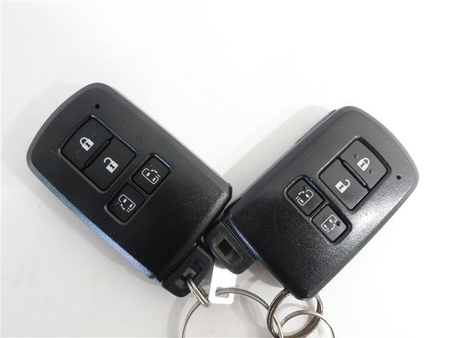 ヴォクシー ハイブリッドZS 煌III フルセグ メモリーナビ DVD再生 ミュージックプレイヤー接続可 後席モニター バックカメラ 衝突被害軽減システム ETC ドラレコ 両側電動スライド LEDヘッドランプ 乗車定員7人 3列シート(18枚目)