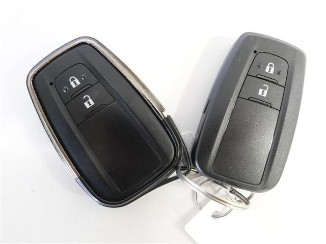 プリウス Ｓツーリングセレクション　ミュージックプレイヤー接続可　バックカメラ　衝突被害軽減システム　ＥＴＣ　ＬＥＤヘッドランプ　ワンオーナー　フルエアロ　記録簿（18枚目）