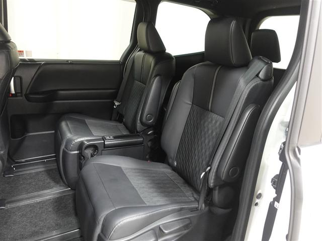 ノア S-Z フルセグ メモリーナビ DVD再生 ミュージックプレイヤー接続可 後席モニター バックカメラ 衝突被害軽減システム ETC 両側電動スライド LEDヘッドランプ 乗車定員7人 3列シート ワンオーナー(7枚目)