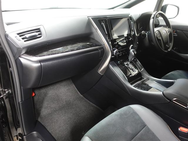 アルファードハイブリッド Ｓ　タイプゴールド　４ＷＤ　フルセグ　メモリーナビ　ミュージックプレイヤー接続可　バックカメラ　衝突被害軽減システム　ＥＴＣ　両側電動スライド　ＬＥＤヘッドランプ　乗車定員７人　３列シート　ワンオーナー　記録簿（10枚目）