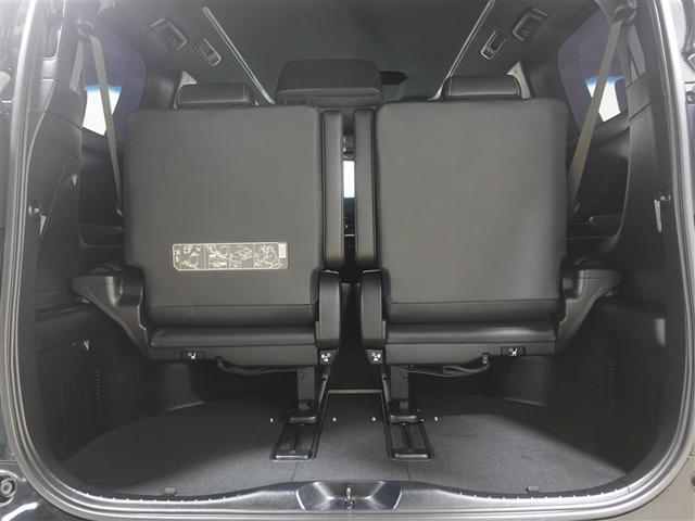 アルファードハイブリッド Ｓ　タイプゴールド　４ＷＤ　フルセグ　メモリーナビ　ミュージックプレイヤー接続可　バックカメラ　衝突被害軽減システム　ＥＴＣ　両側電動スライド　ＬＥＤヘッドランプ　乗車定員７人　３列シート　ワンオーナー　記録簿（21枚目）