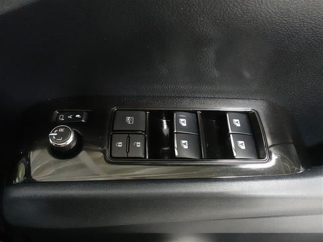 アルファードハイブリッド Ｓ　タイプゴールド　４ＷＤ　フルセグ　メモリーナビ　ミュージックプレイヤー接続可　バックカメラ　衝突被害軽減システム　ＥＴＣ　両側電動スライド　ＬＥＤヘッドランプ　乗車定員７人　３列シート　ワンオーナー　記録簿（24枚目）