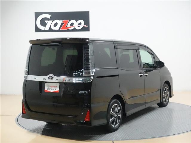 ヴォクシー ＺＳ　煌ＩＩ　フルセグ　メモリーナビ　ＤＶＤ再生　ミュージックプレイヤー接続可　バックカメラ　衝突被害軽減システム　ＥＴＣ　ドラレコ　両側電動スライド　ＬＥＤヘッドランプ　ウオークスルー　乗車定員７人　３列シート（4枚目）