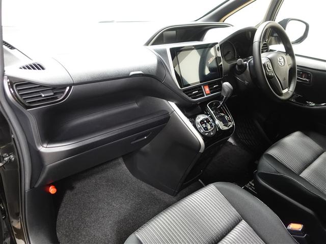 ヴォクシー ＺＳ　煌ＩＩ　フルセグ　メモリーナビ　ＤＶＤ再生　ミュージックプレイヤー接続可　バックカメラ　衝突被害軽減システム　ＥＴＣ　ドラレコ　両側電動スライド　ＬＥＤヘッドランプ　ウオークスルー　乗車定員７人　３列シート（10枚目）