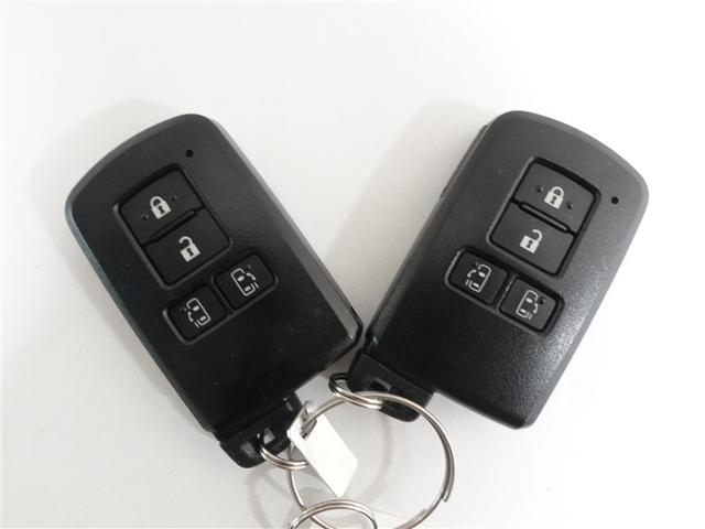 ヴォクシー ＺＳ　煌ＩＩ　フルセグ　メモリーナビ　ＤＶＤ再生　ミュージックプレイヤー接続可　バックカメラ　衝突被害軽減システム　ＥＴＣ　ドラレコ　両側電動スライド　ＬＥＤヘッドランプ　ウオークスルー　乗車定員７人　３列シート（18枚目）