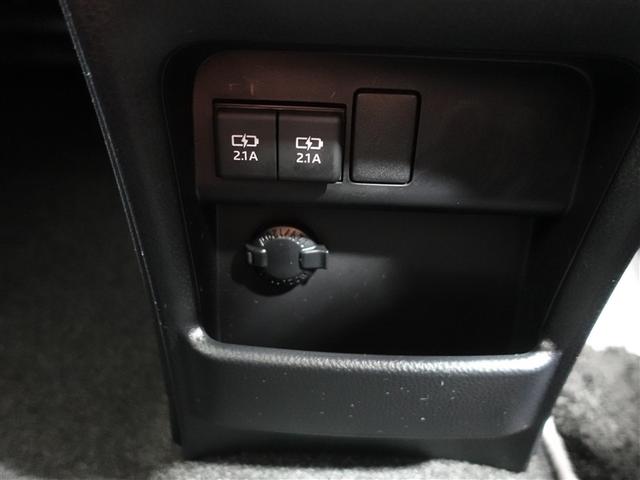 ヴォクシー ＺＳ　煌ＩＩ　フルセグ　メモリーナビ　ＤＶＤ再生　ミュージックプレイヤー接続可　バックカメラ　衝突被害軽減システム　ＥＴＣ　ドラレコ　両側電動スライド　ＬＥＤヘッドランプ　ウオークスルー　乗車定員７人　３列シート（28枚目）