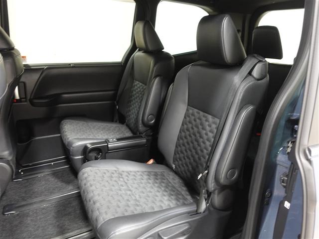 ヴォクシー Ｓ－Ｚ　フルセグ　メモリーナビ　ＤＶＤ再生　ミュージックプレイヤー接続可　バックカメラ　衝突被害軽減システム　ＥＴＣ　ドラレコ　両側電動スライド　ＬＥＤヘッドランプ　乗車定員７人　３列シート　ワンオーナー（7枚目）