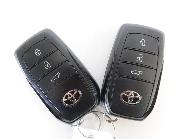 ハリアーハイブリッド Z レザーパッケージ 革シート サンルーフ フルセグ メモリーナビ ミュージックプレイヤー接続可 バックカメラ 衝突被害軽減システム ETC ドラレコ LEDヘッドランプ ワンオーナー フルエアロ 記録簿(18枚目)