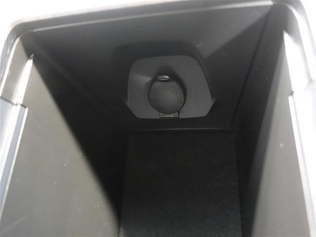 ハリアーハイブリッド Z レザーパッケージ 革シート サンルーフ フルセグ メモリーナビ ミュージックプレイヤー接続可 バックカメラ 衝突被害軽減システム ETC ドラレコ LEDヘッドランプ ワンオーナー フルエアロ 記録簿(27枚目)