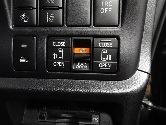 ノア ハイブリッドＳｉ　ダブルバイビーＩＩＩ　フルセグ　メモリーナビ　ＤＶＤ再生　ミュージックプレイヤー接続可　後席モニター　バックカメラ　衝突被害軽減システム　ＥＴＣ　ドラレコ　両側電動スライド　ＬＥＤヘッドランプ　乗車定員７人　３列シート（16枚目）