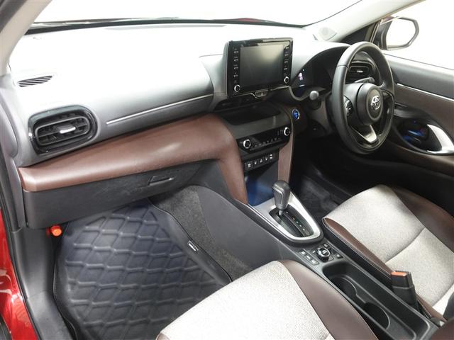 ヤリスクロス ハイブリッドZ 4WD フルセグ メモリーナビ ミュージックプレイヤー接続可 バックカメラ 衝突被害軽減システム ETC ドラレコ LEDヘッドランプ ワンオーナー 記録簿(9枚目)